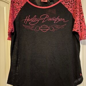 Harley-Davidson Black and Pink Graphic Tee with Breast Cancer tag on corner.